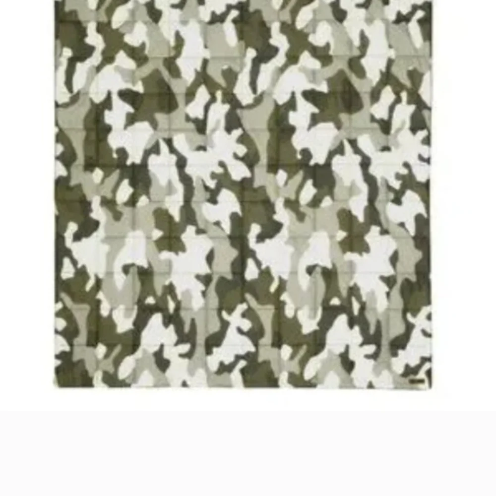 Columbia Packable Throw All Season Warmth 50” x 60” Machine Washable Green/Gray